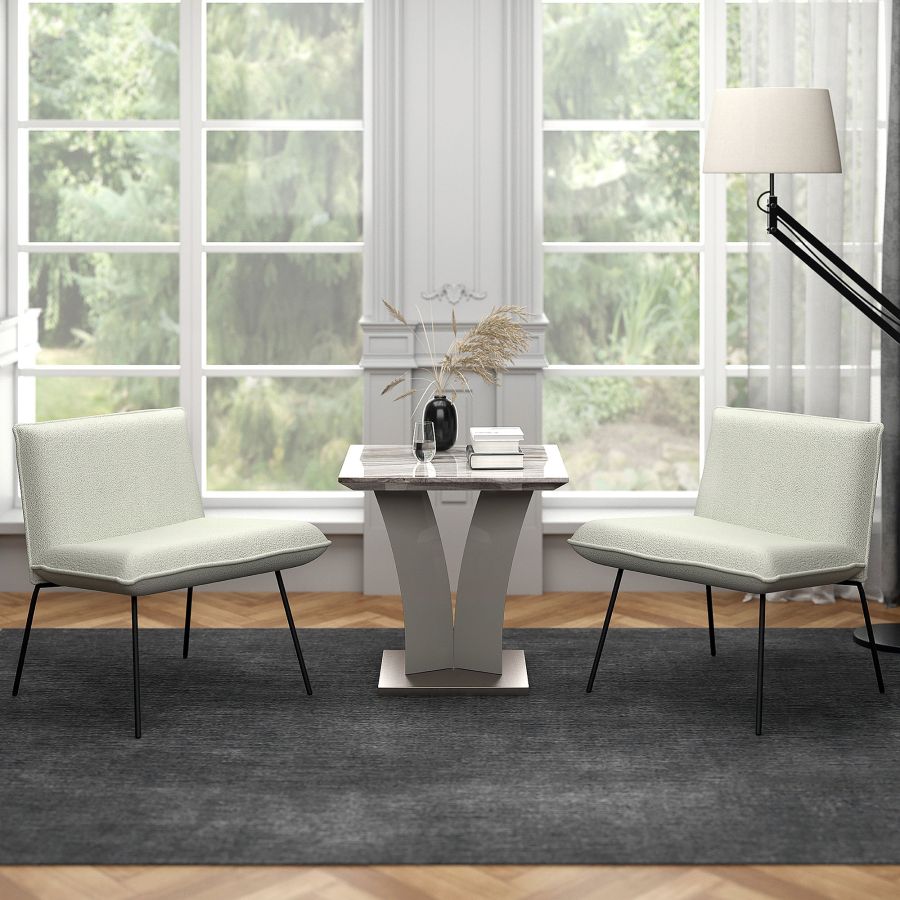 Chaise d'appoint Gigi en tissu bouclé crème ( Meuble Mtl )