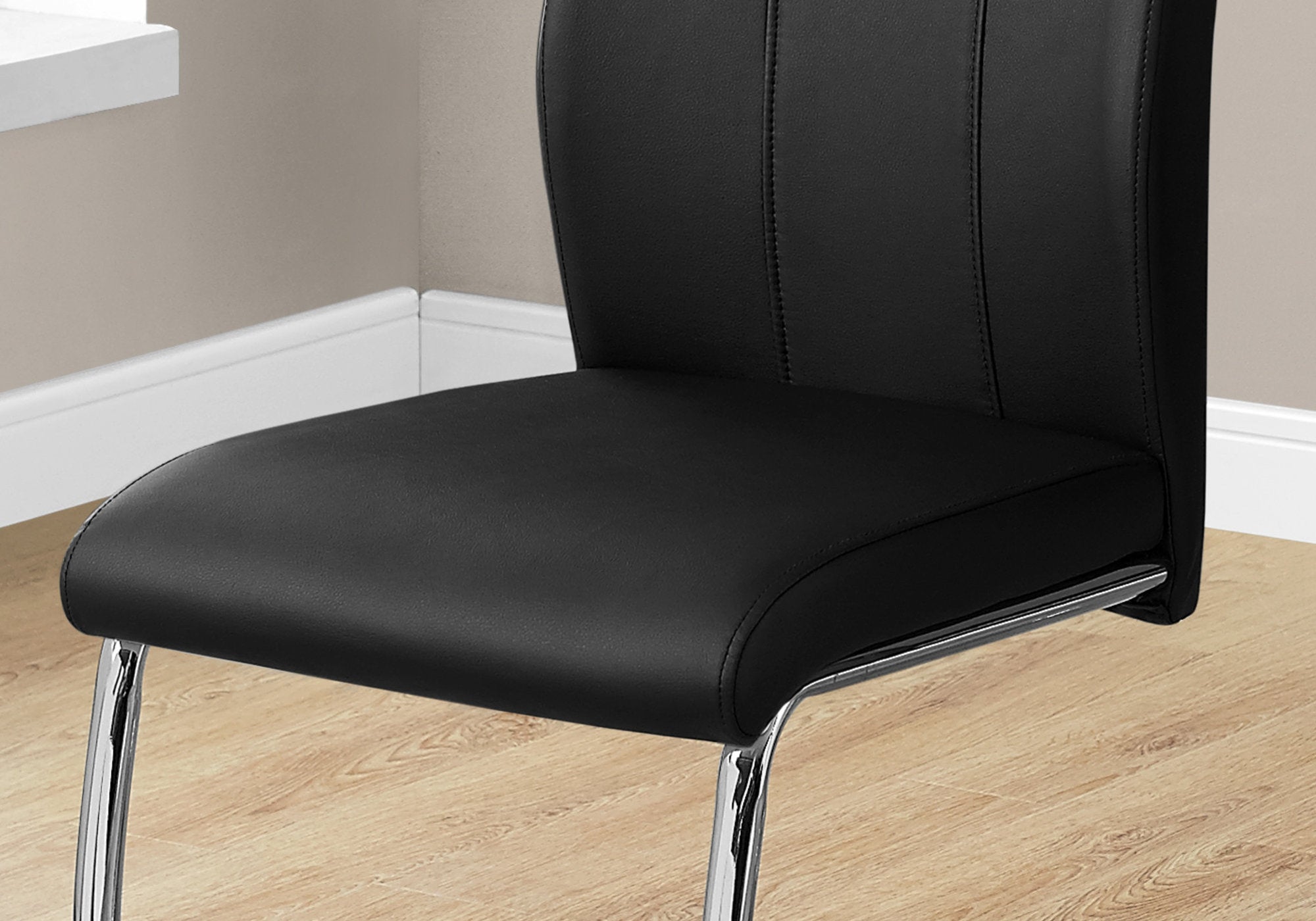 CHAISE DE SALLE A MANGER - 2PCS / 39"H / SIMILI-CUIR NOIR / CHROME
