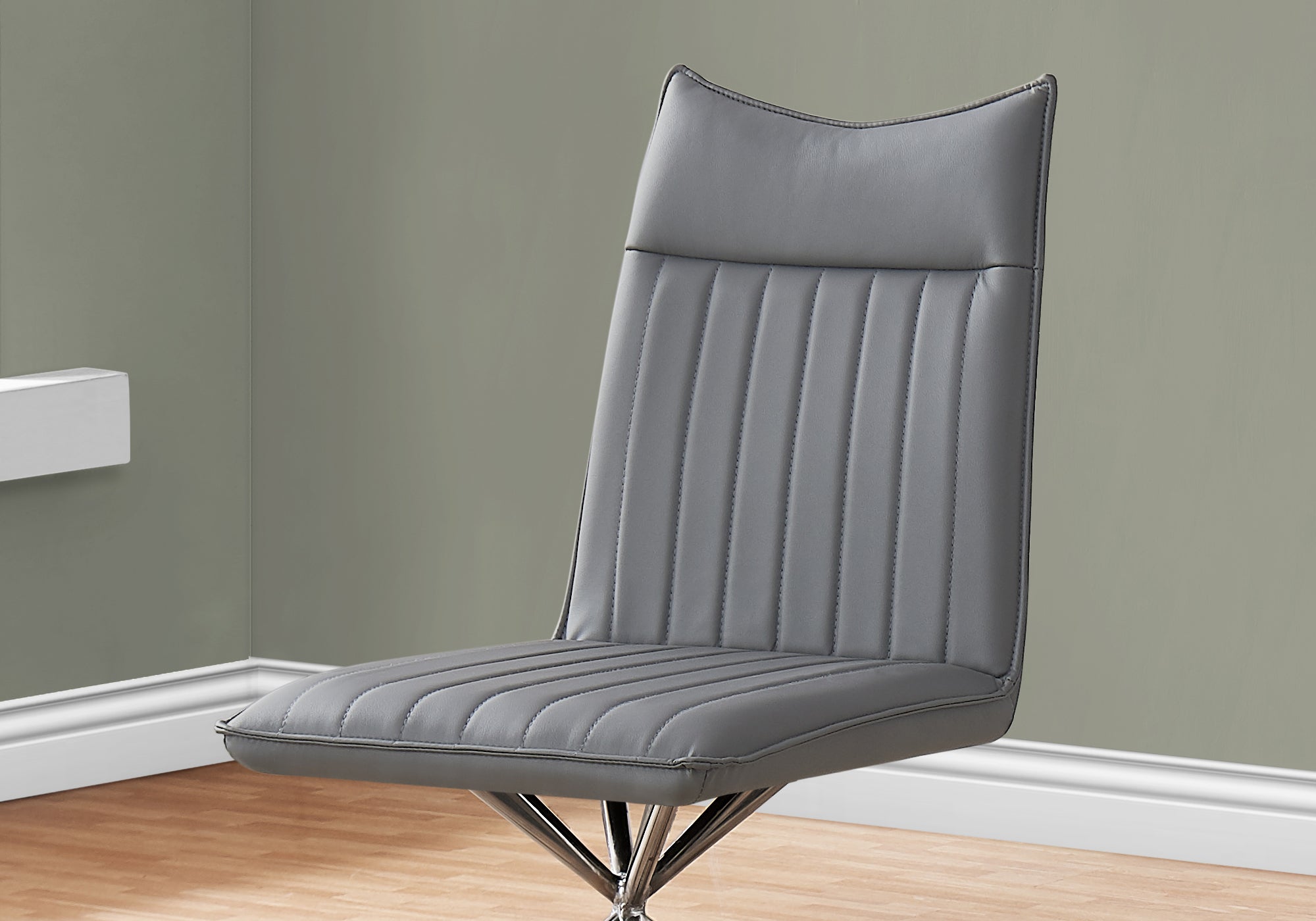 CHAISE DE SALLE A MANGER - 2PCS / 36"H / SIMILI-CUIR GRIS / CHROME