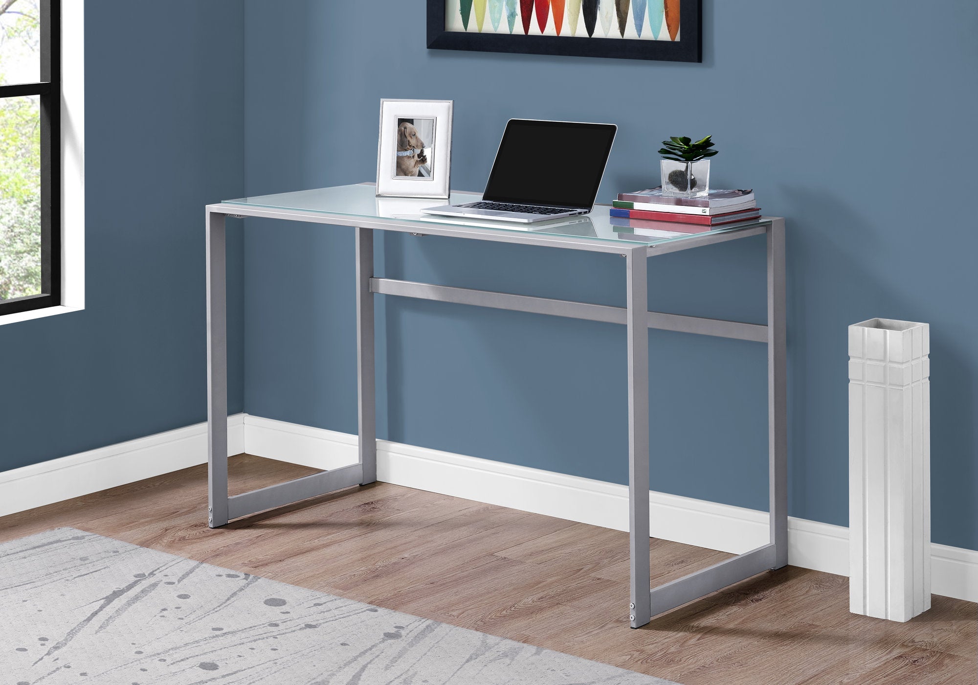 BUREAU D'ORDINATEUR - 48"L / MÉTAL ARGENT/ VERRE TREMPÉ BLANC