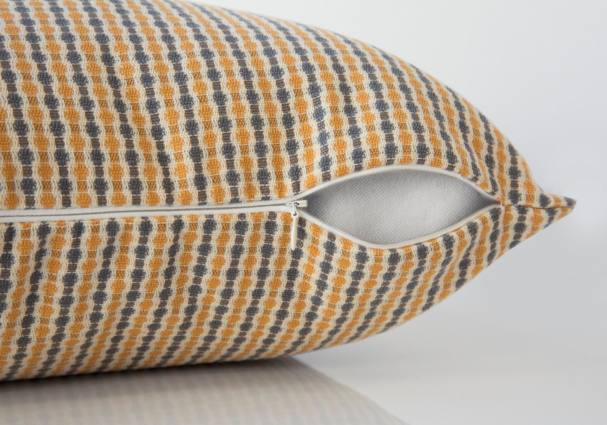 COUSSIN - 18"X 18" / OU / POIS ABSTRAIT GRIS / 2PCS