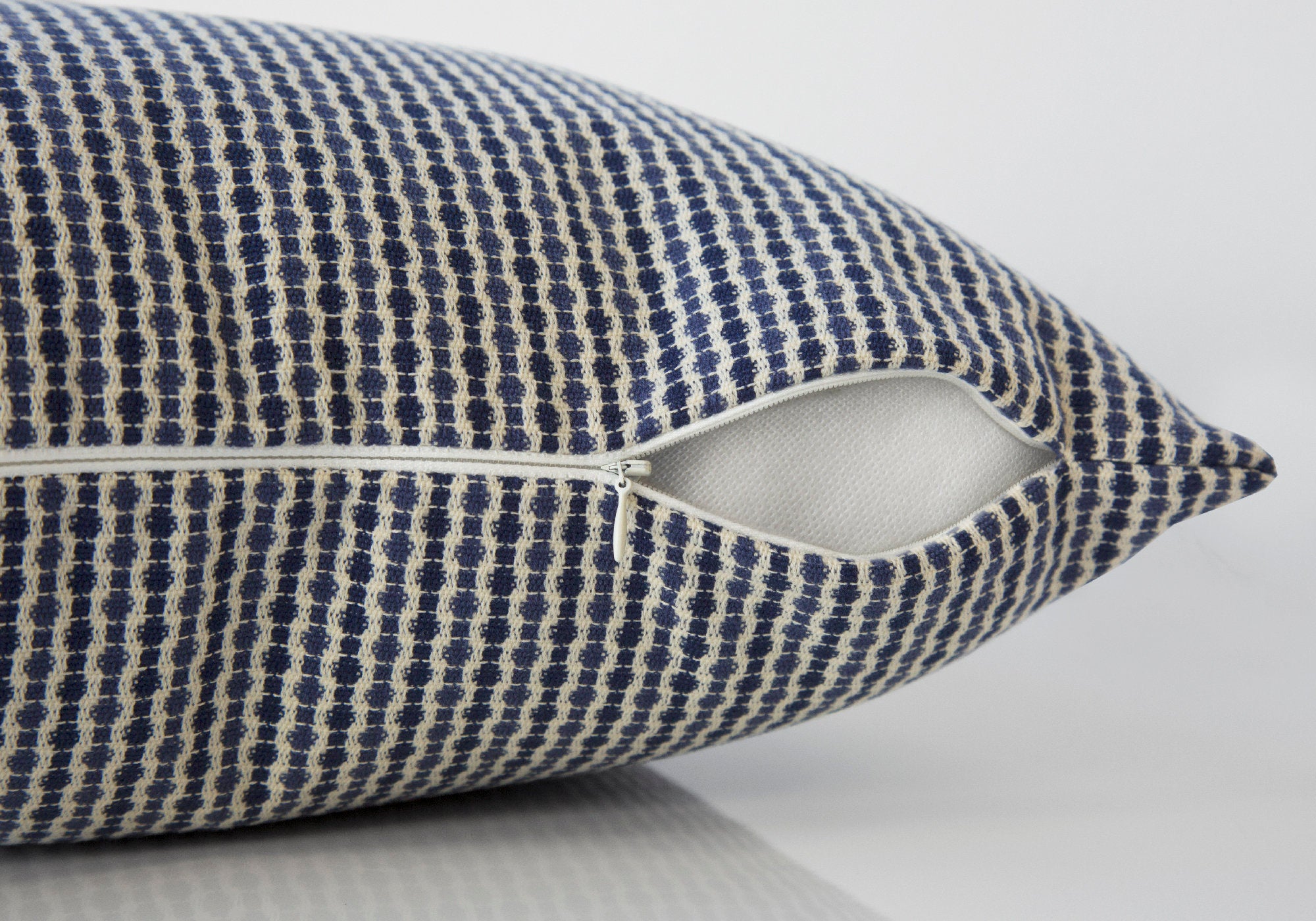 COUSSIN - 18"X 18" / POIS ABSTRAIT CLAIR / BLEU FONCÉ / 2PCS
