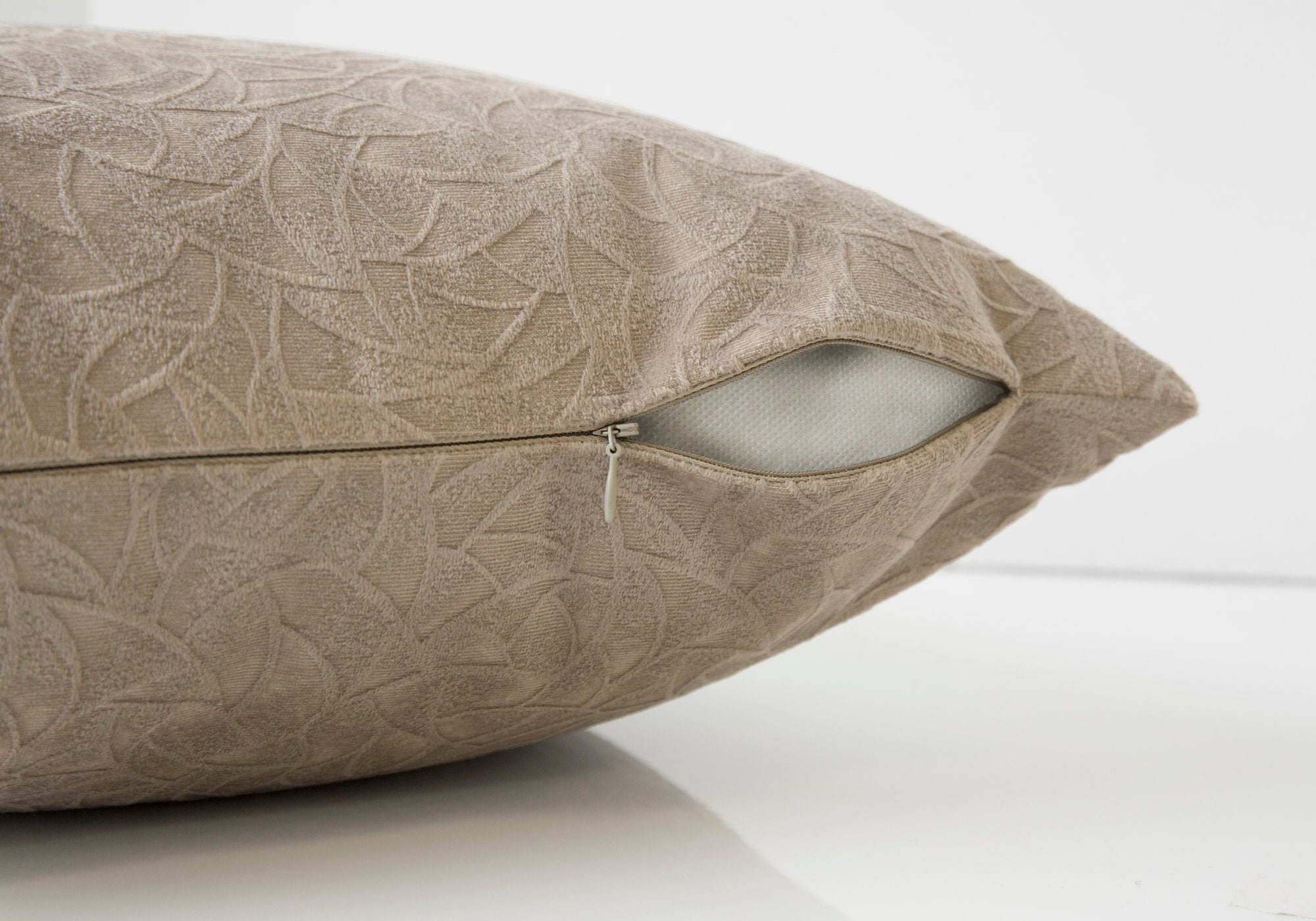 COUSSIN - 18"X 18" / VELOURS TAUPE FLORAL / 2PCS