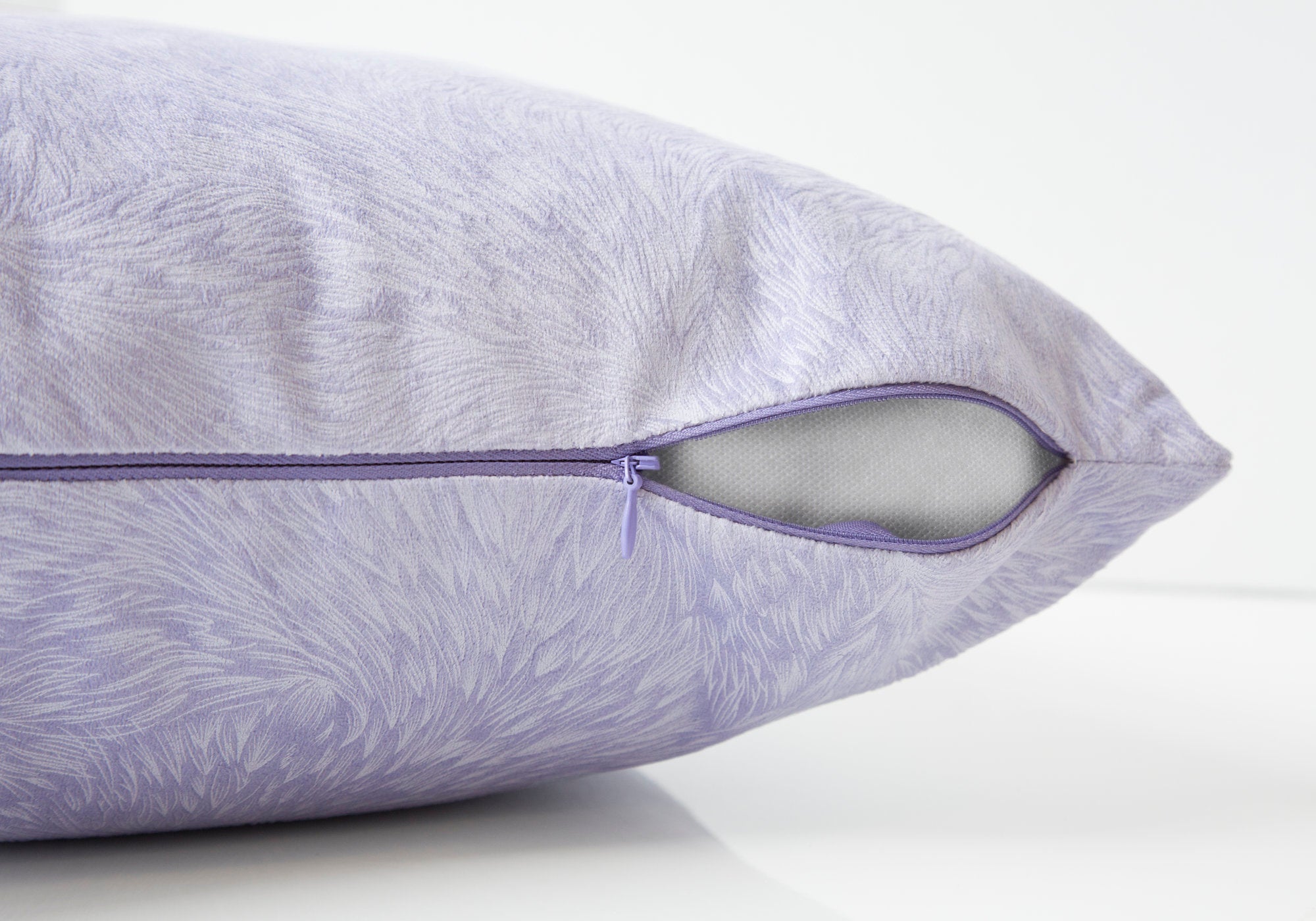 COUSSIN - 18"X 18" / VELOURS À PLUMES VIOLET CLAIR / 2PCS