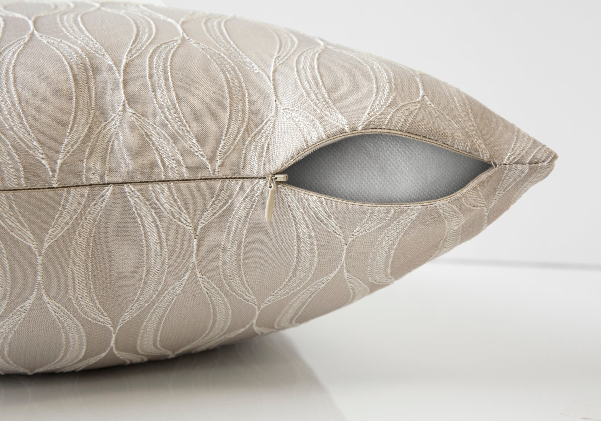COUSSIN - 18"X 18" / MOTIF VAGUE GRIS / 2PCS