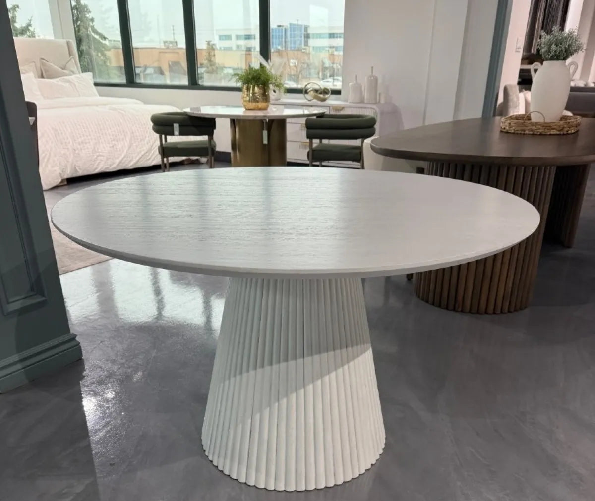 Table à manger ronde en bois Akira - Fini Blanc Lavé