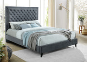 Lit rembourré à boutons gris avec détails de strass et de clous, avec support de matelas inclus