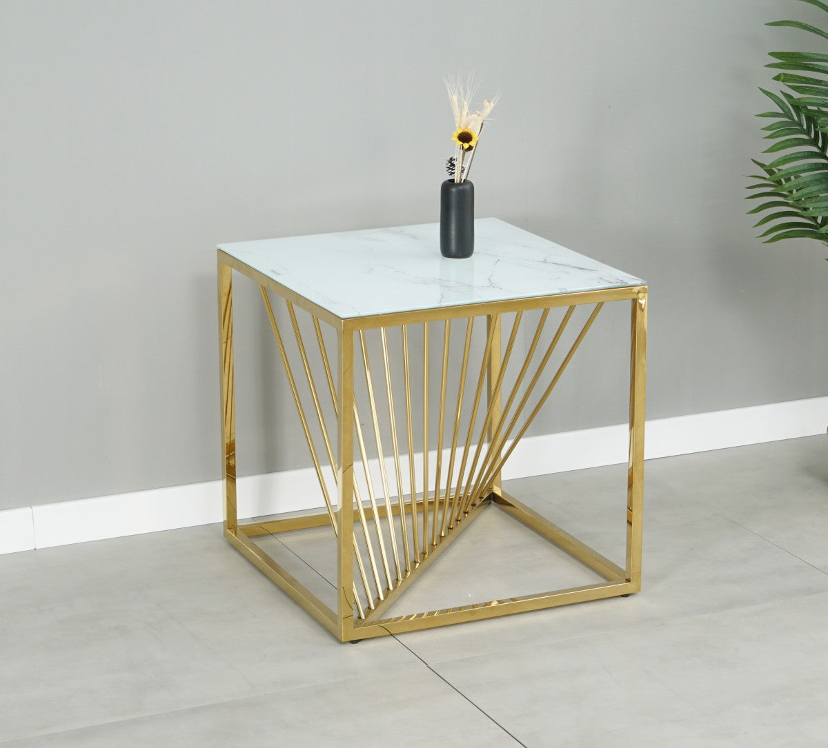 TABLE D'APPOINT, OR ( Meuble Mtl )