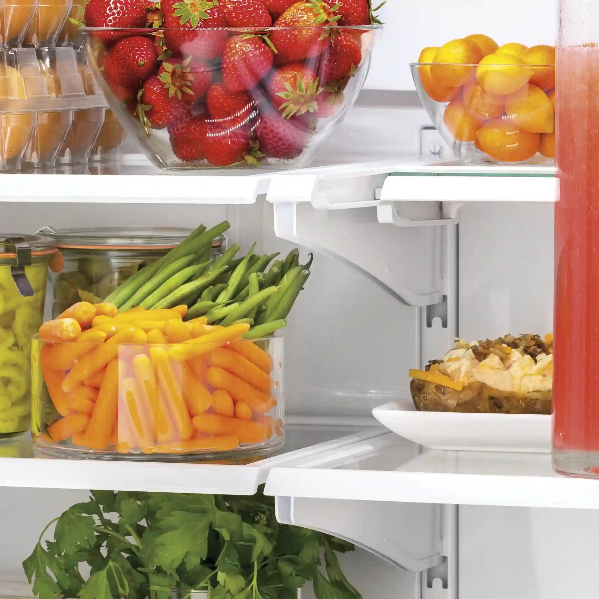 GE 18.6 cu. ft. French Door Refrigerator, White 33"