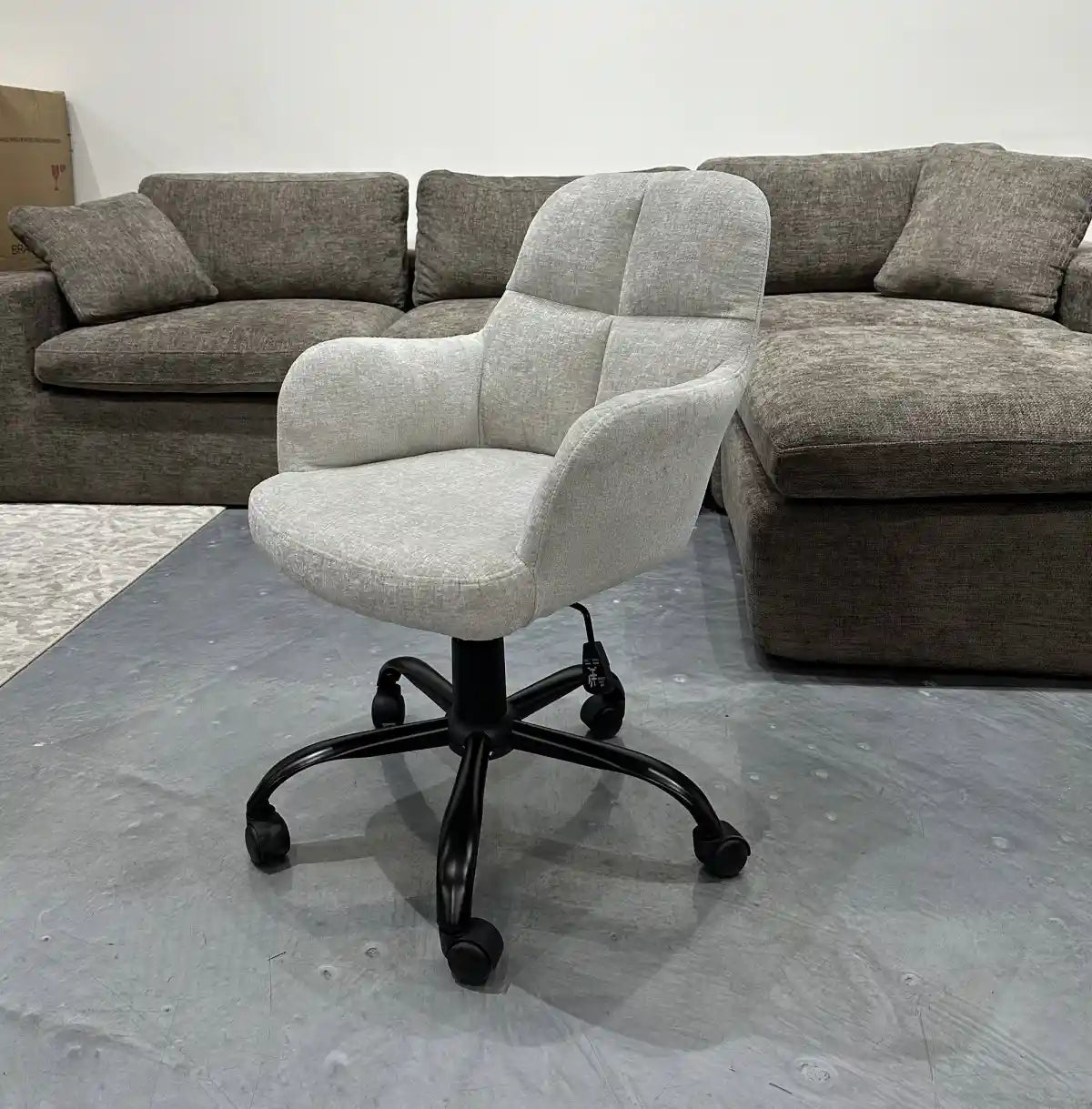 Chaise de Bureau Lazare - Tissu Gris et Détails Capitonnés