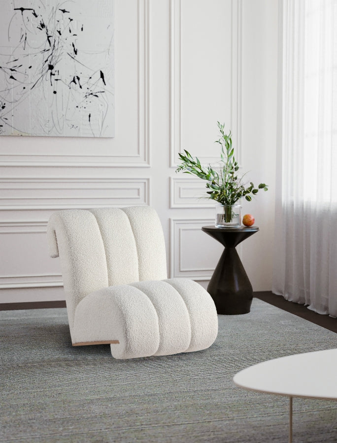 Fauteuil d'appoint en fausse peau de mouton Swoon