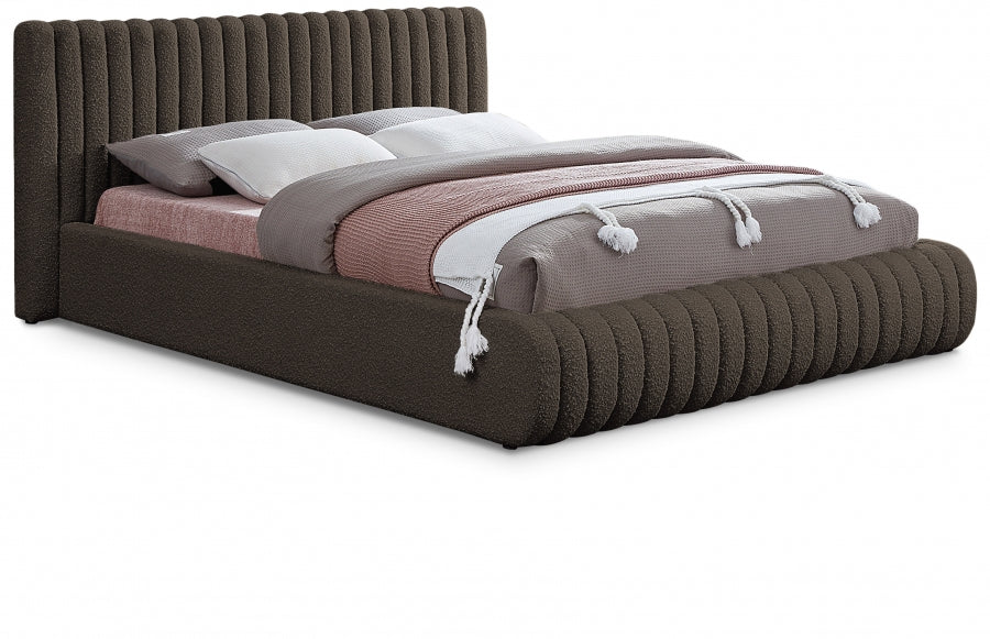 Lit double en tissu bouclé Nash