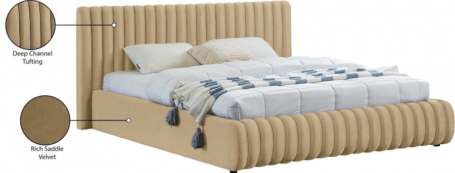 Lit King Size en velours Nico