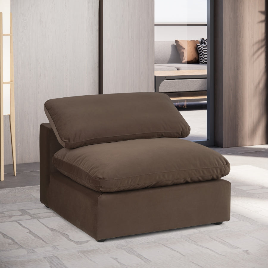 Chaise sans accoudoirs confortable en velours