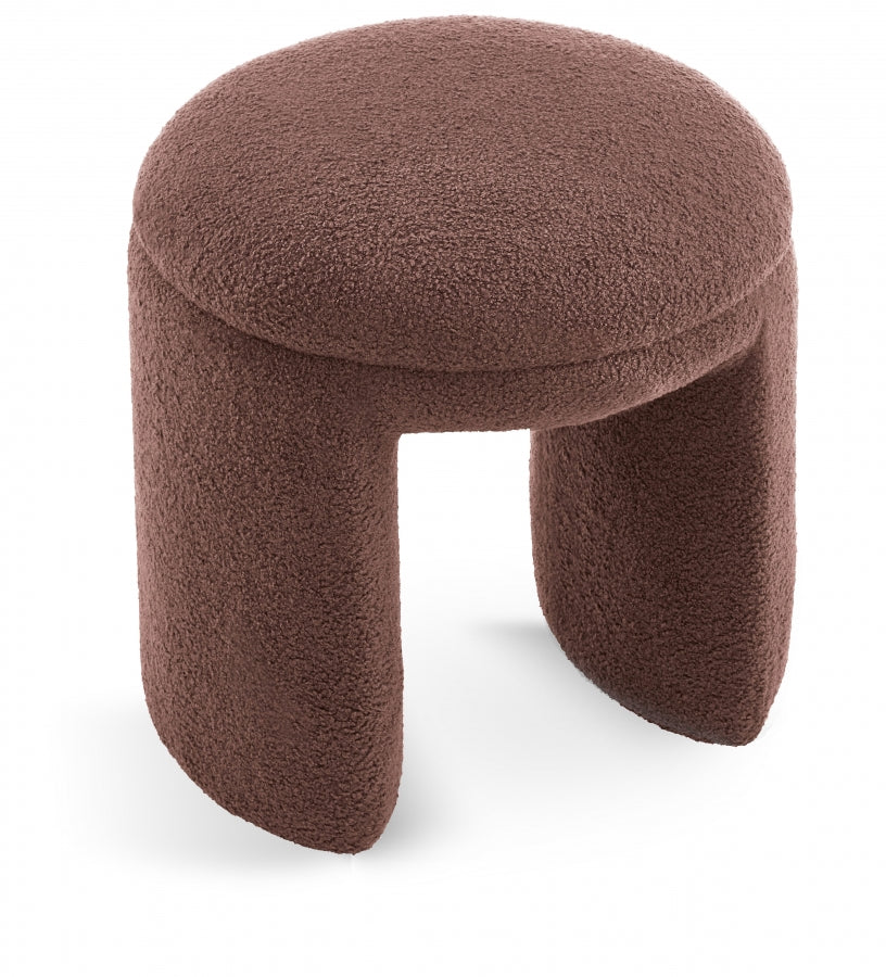 Pouf/tabouret en tissu peluche imitation peau de mouton Bowen