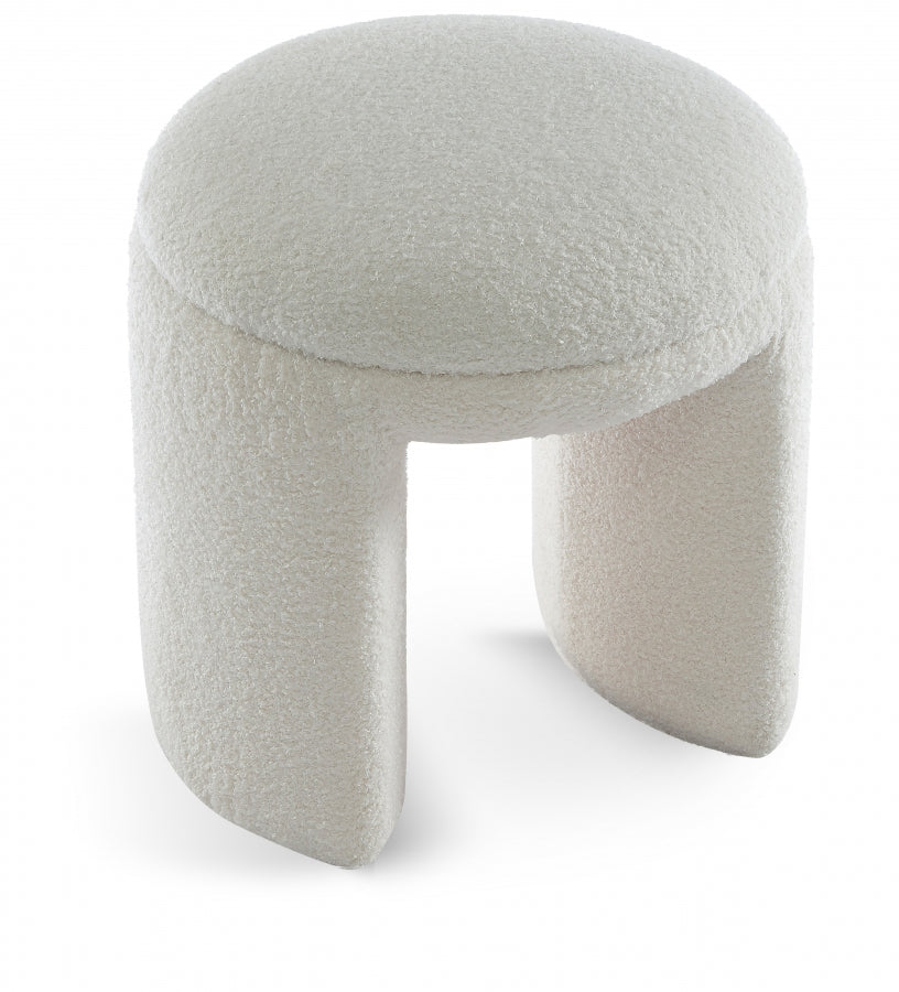 Pouf/tabouret en tissu peluche imitation peau de mouton Bowen