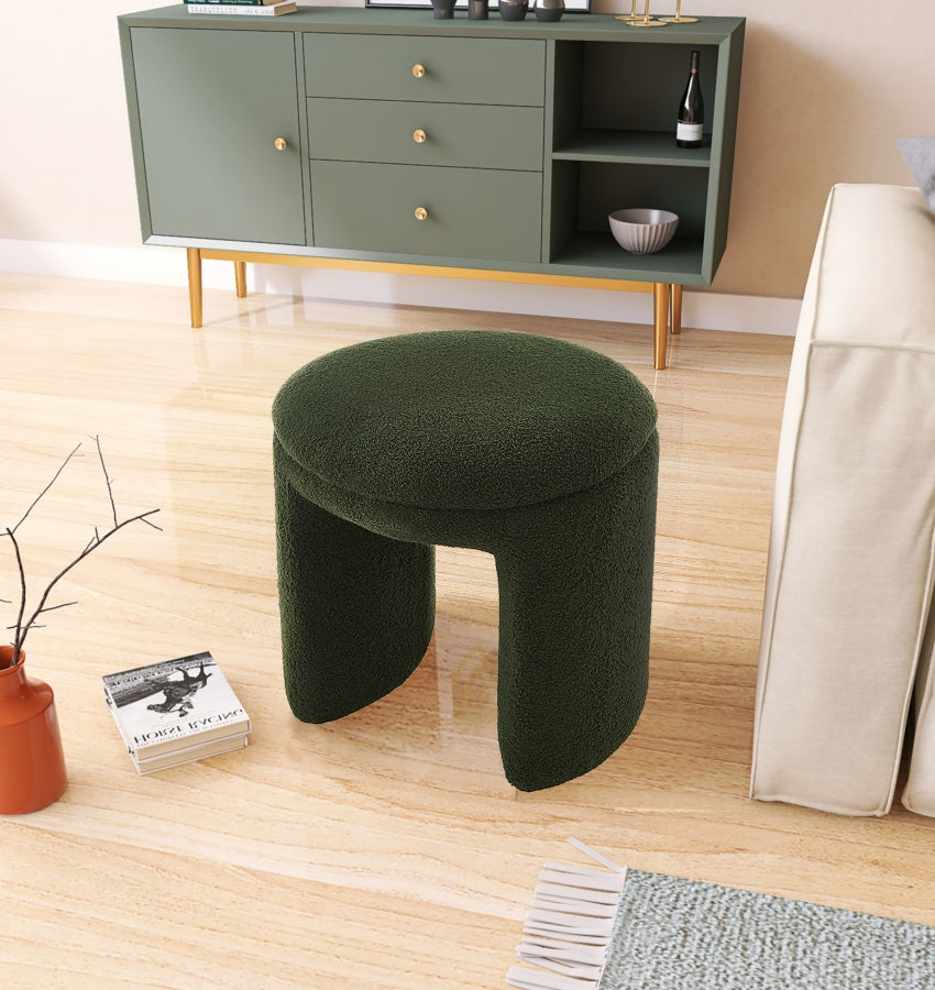 Pouf/tabouret en tissu peluche imitation peau de mouton Bowen