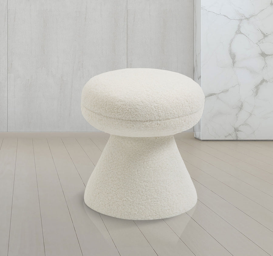 Repose-pieds en tissu peluche imitation peau de mouton Drum