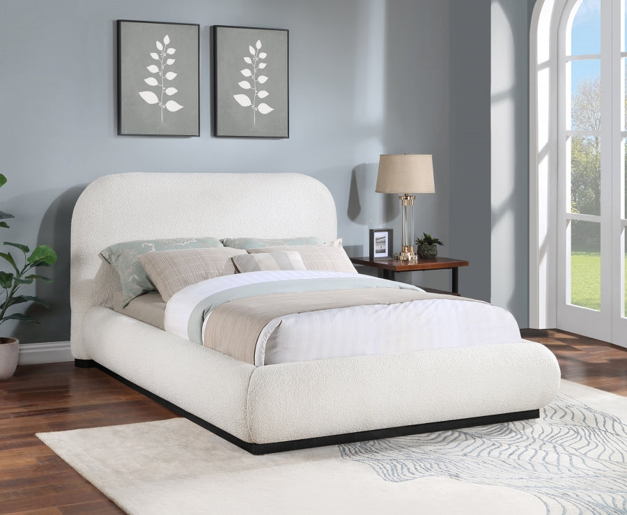 Lit Queen Couleur Crème En Tissu Boucle Vaughn