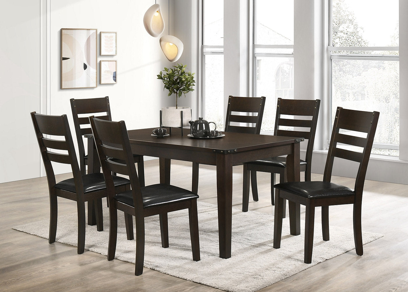 Ensemble à Dîner 7 Pièces de Qualité ( Meuble Mtl ) 