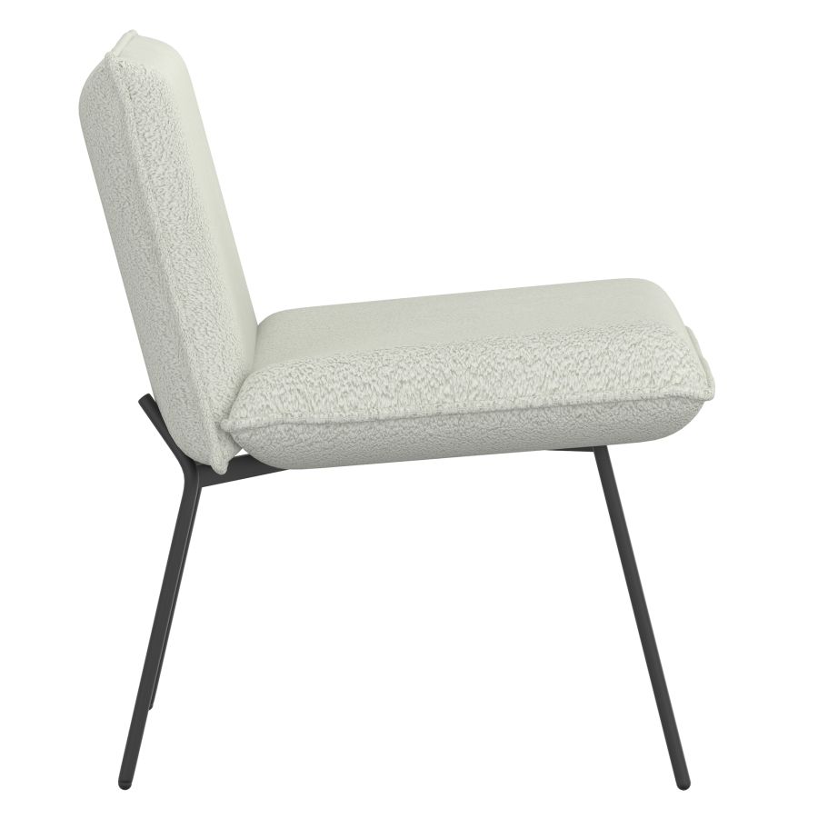 Chaise d'appoint Gigi en tissu bouclé crème ( Meuble Mtl )