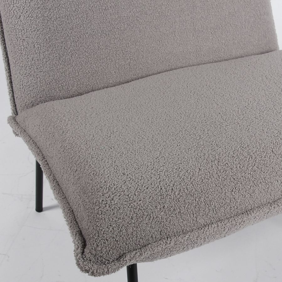 Chaise d'appoint Gigi en tissu bouclé gris ( Meuble Mtl )