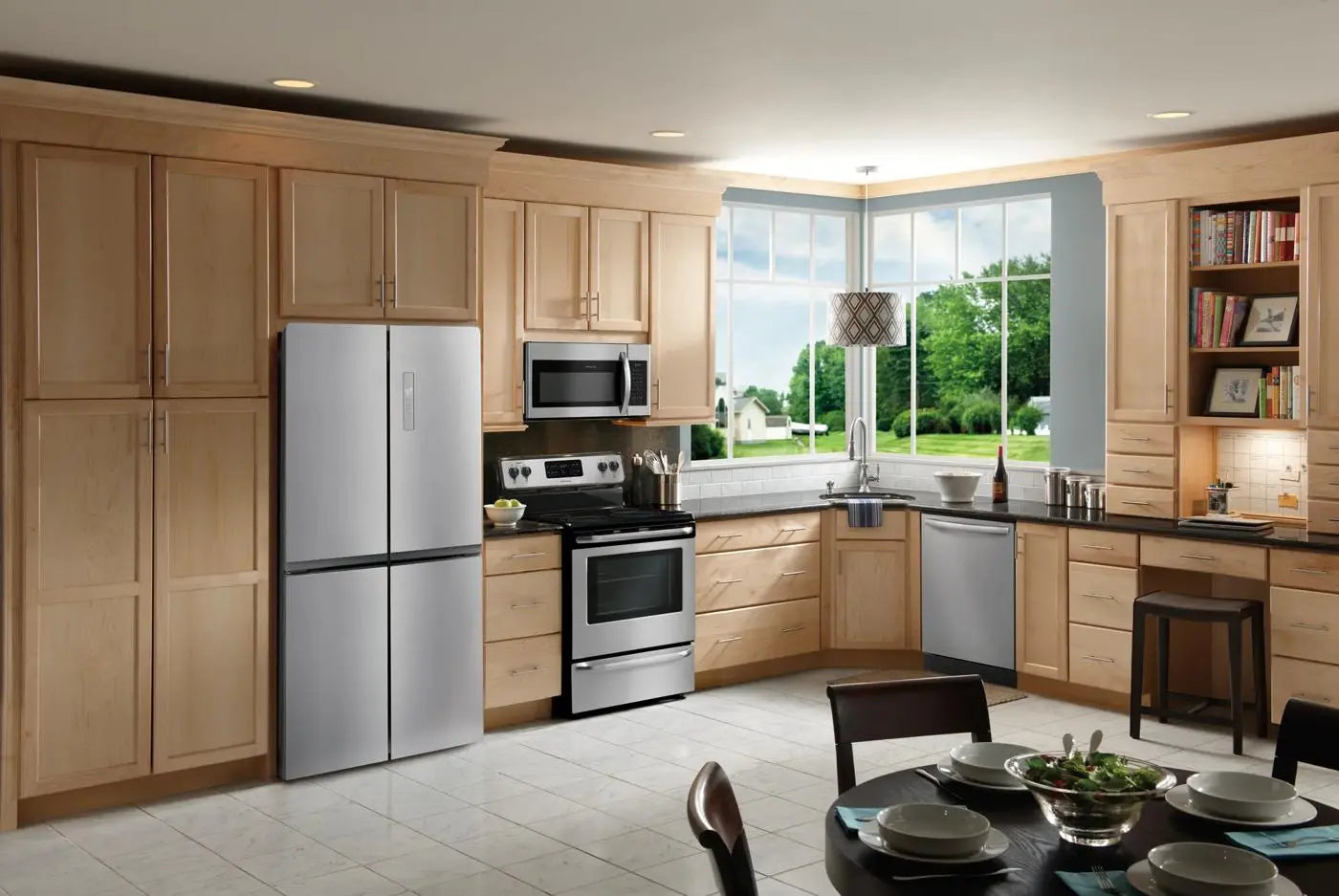 Réfrigérateur Frigidaire 33" 17,4 pi³ à 4 Portes Acier Inox