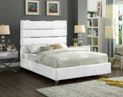 Lit en velours blanc