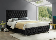 Lit en velours noir avec boutons à motif losange et pieds chromés