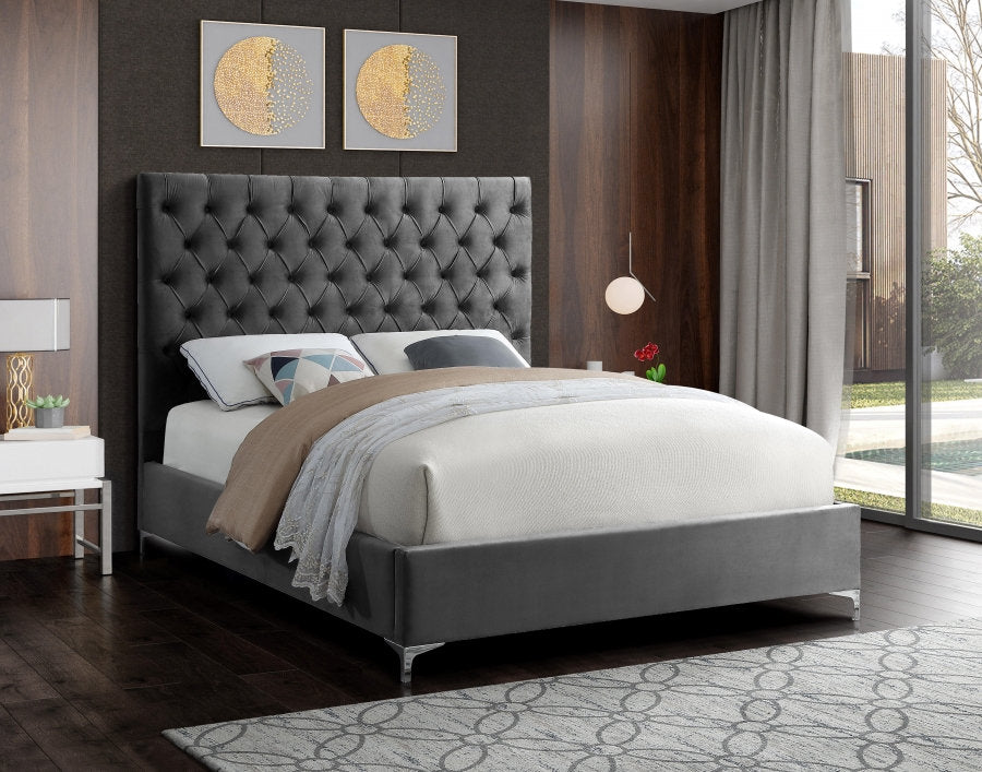 Lit en Velours Gris - Capitonnage Profond, Pieds en Or et Chrome Inclus avec Chaque Lit