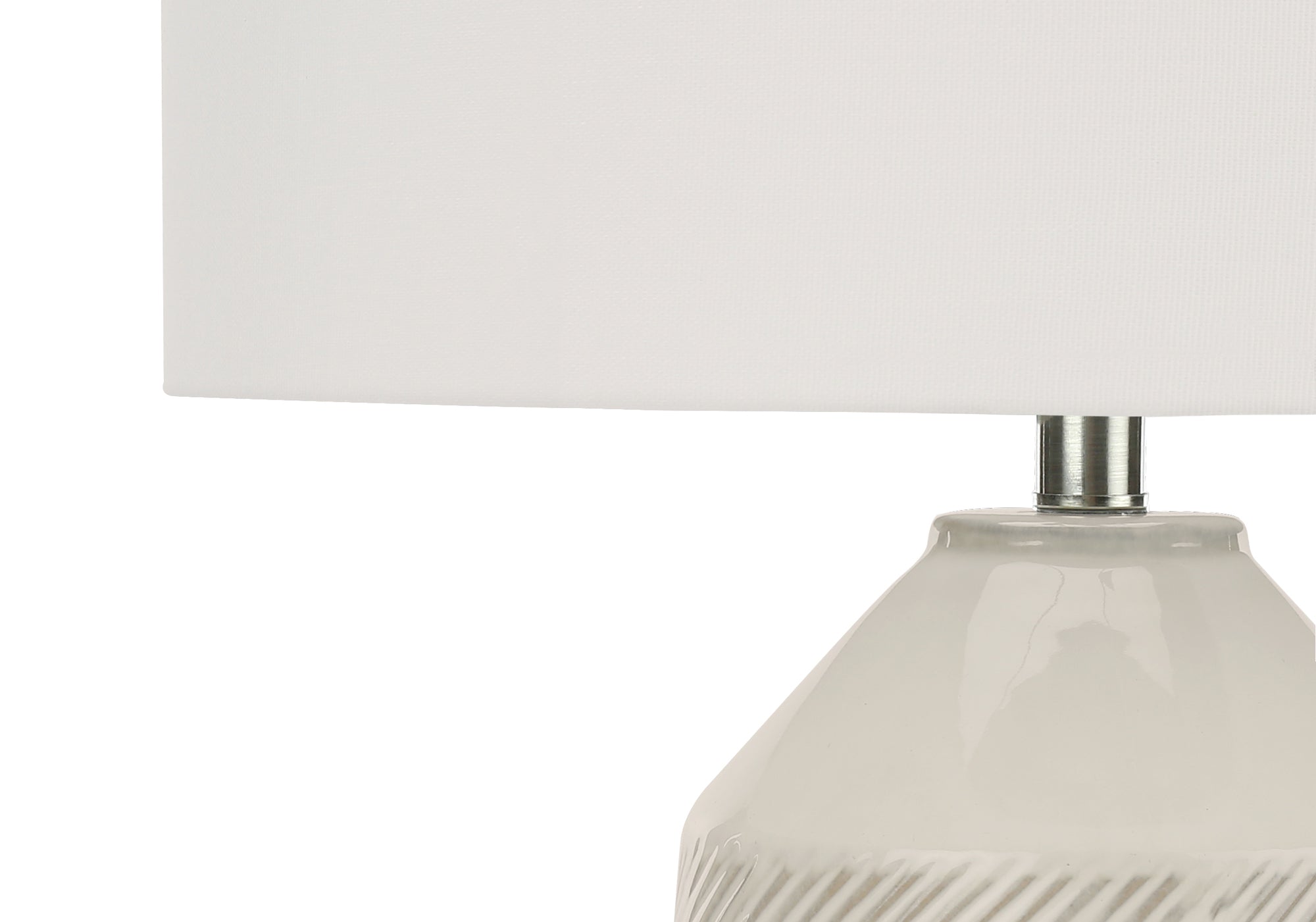 ÉCLAIRAGE - LAMPE DE TABLE 33"H CÉRAMIQUE CRÈME / ABAT-JOUR IVOIRE