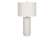 ÉCLAIRAGE - LAMPE DE TABLE 28"H RÉSINE CRÈME / ABAT-JOUR IVOIRE