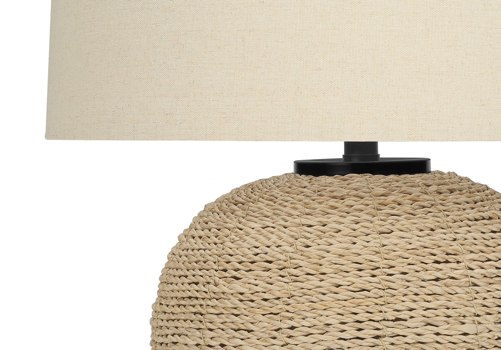 ÉCLAIRAGE - LAMPE DE TABLE 25"H ROTIN BEIGE / ABAT-JOUR BEIGE