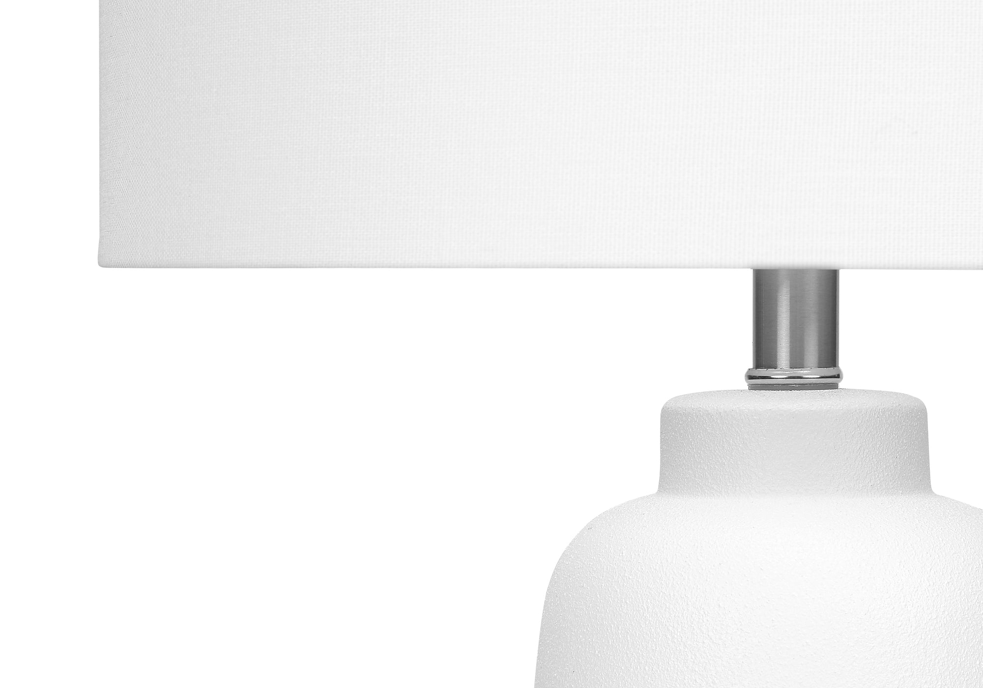 ÉCLAIRAGE - LAMPE DE TABLE 26"H CÉRAMIQUE CRÈME / ABAT-JOUR IVOIRE
