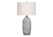 ÉCLAIRAGE - LAMPE DE TABLE 27"H RÉSINE GRIS / ABAT-JOUR IVOIRE