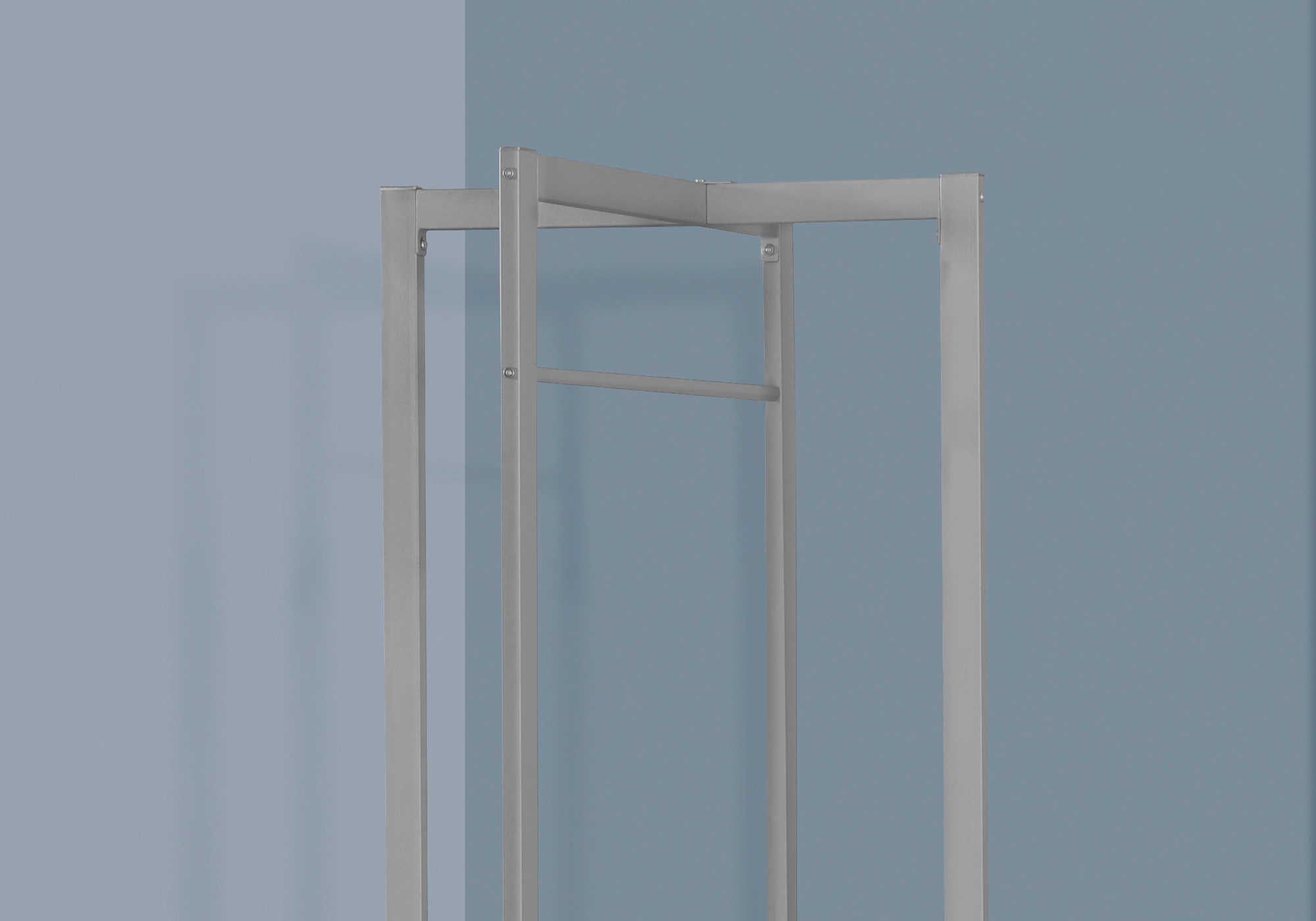 PORTE MANTEAU - 72"H / METAL ARGENT ( Meuble Mtl ) 