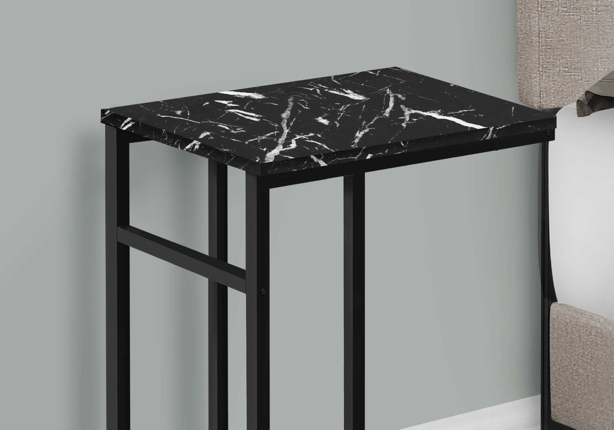 TABLE D'APPOINT - 24"H / MARBRE NOIR / METAL NOIR ( Meuble Mtl )