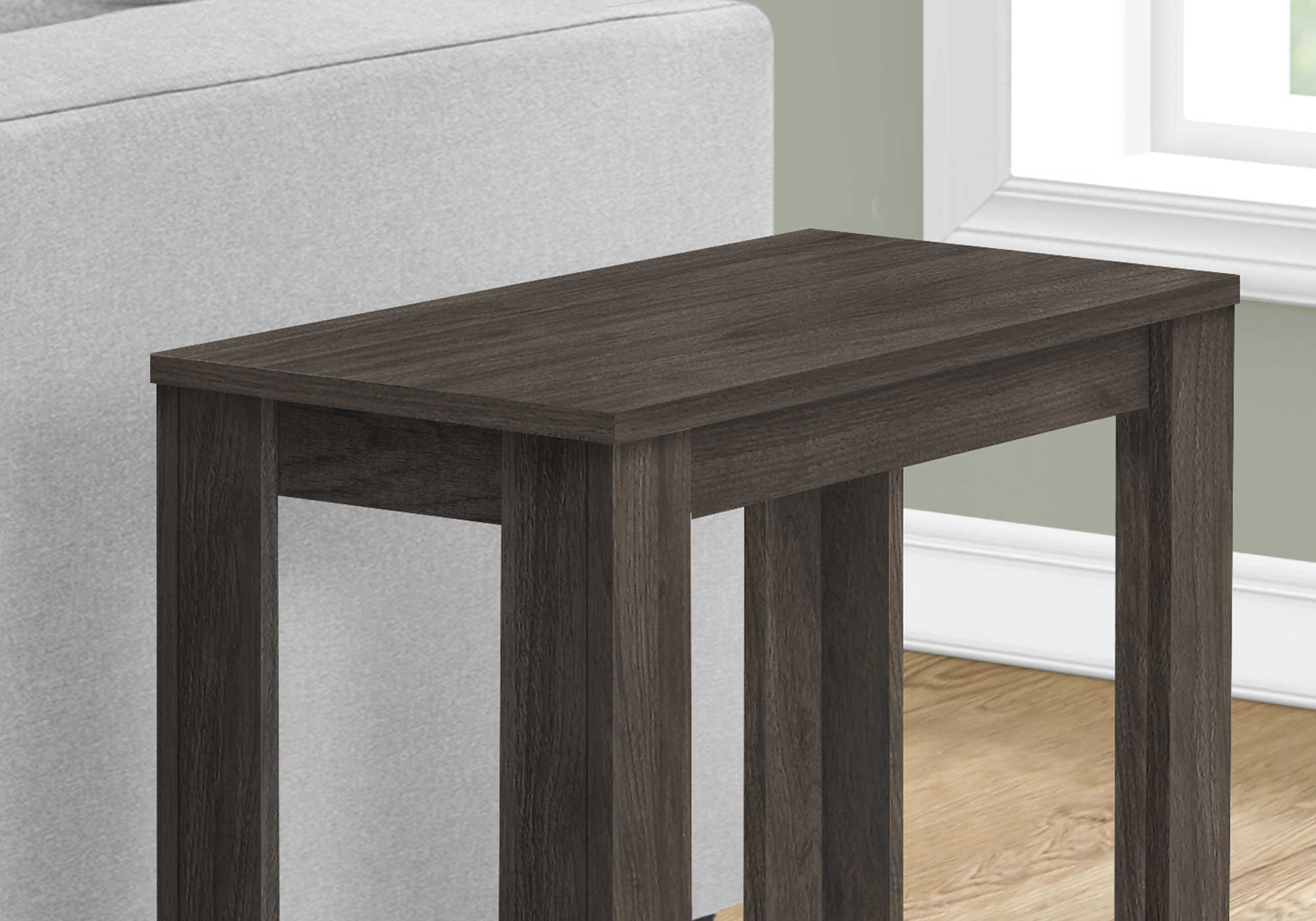 TABLE D'APPOINT - 22"H / CHENE BRUN ( Meuble Mtl ) 
