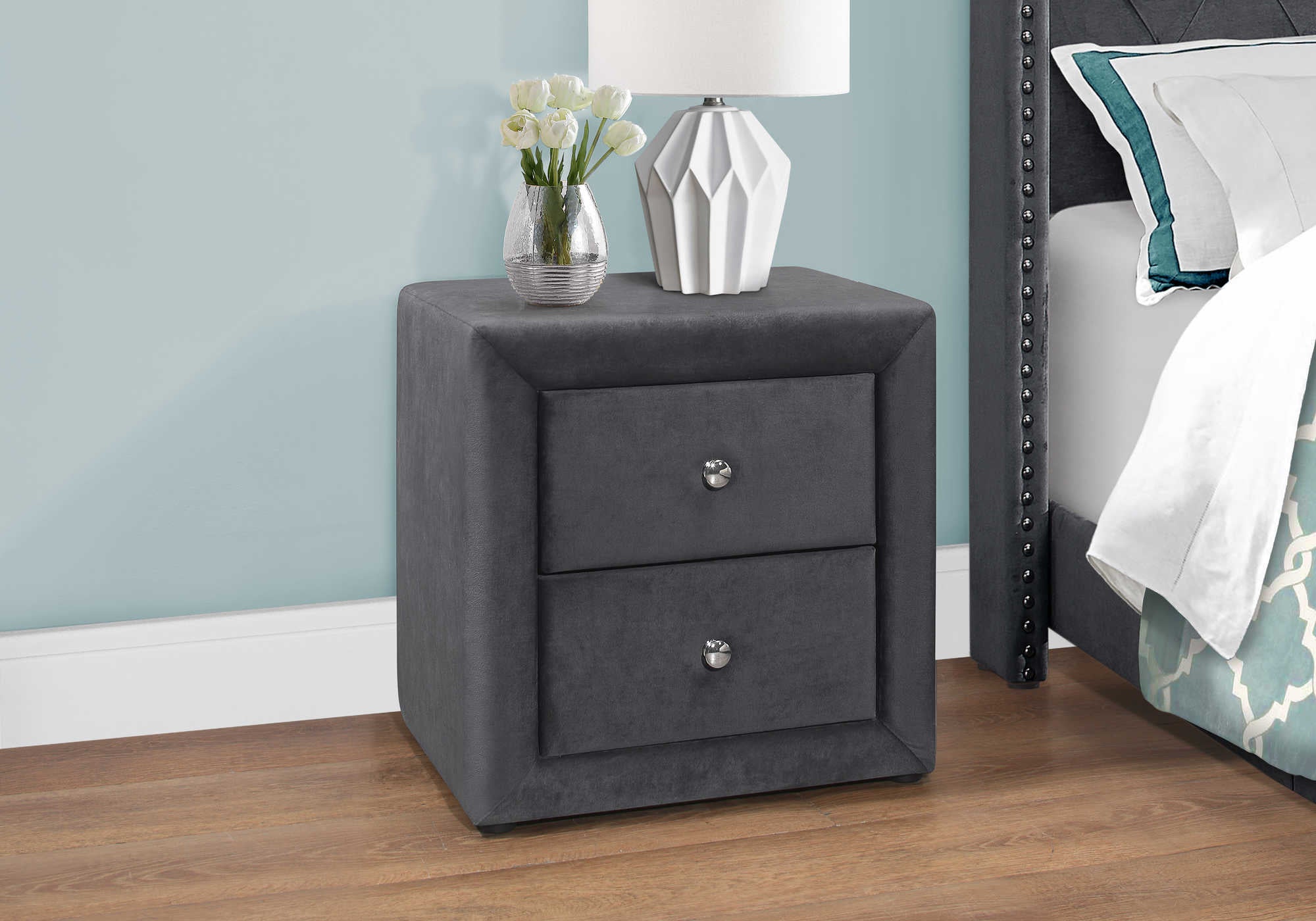 TABLE DE NUIT CHAMBRE - 21"H / VELOURS GRIS FONCE ( Meuble Mtl )