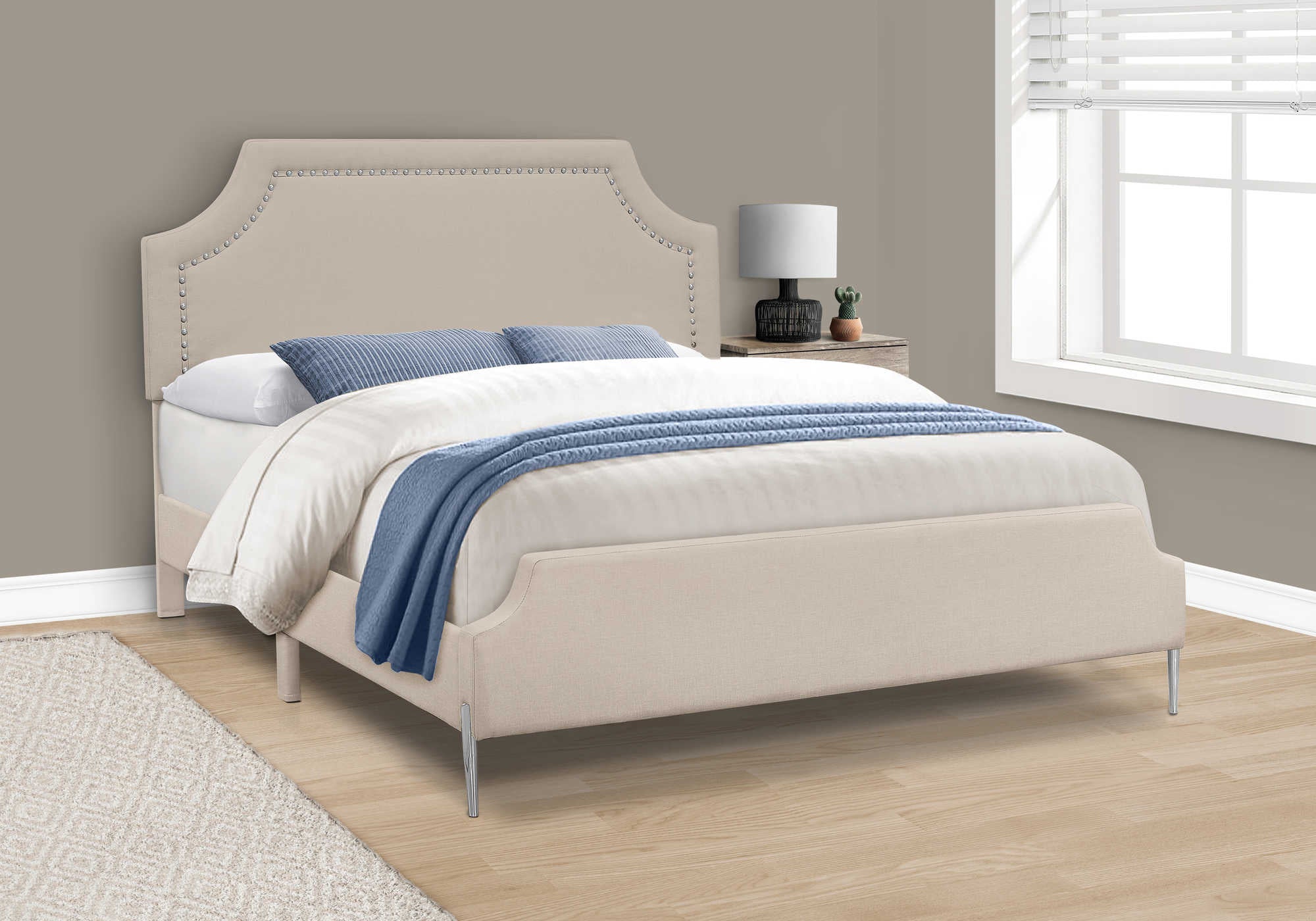 LIT - QUEEN SIZE / LIN BEIGE AVEC PIEDS EN MÉTAL CHROME