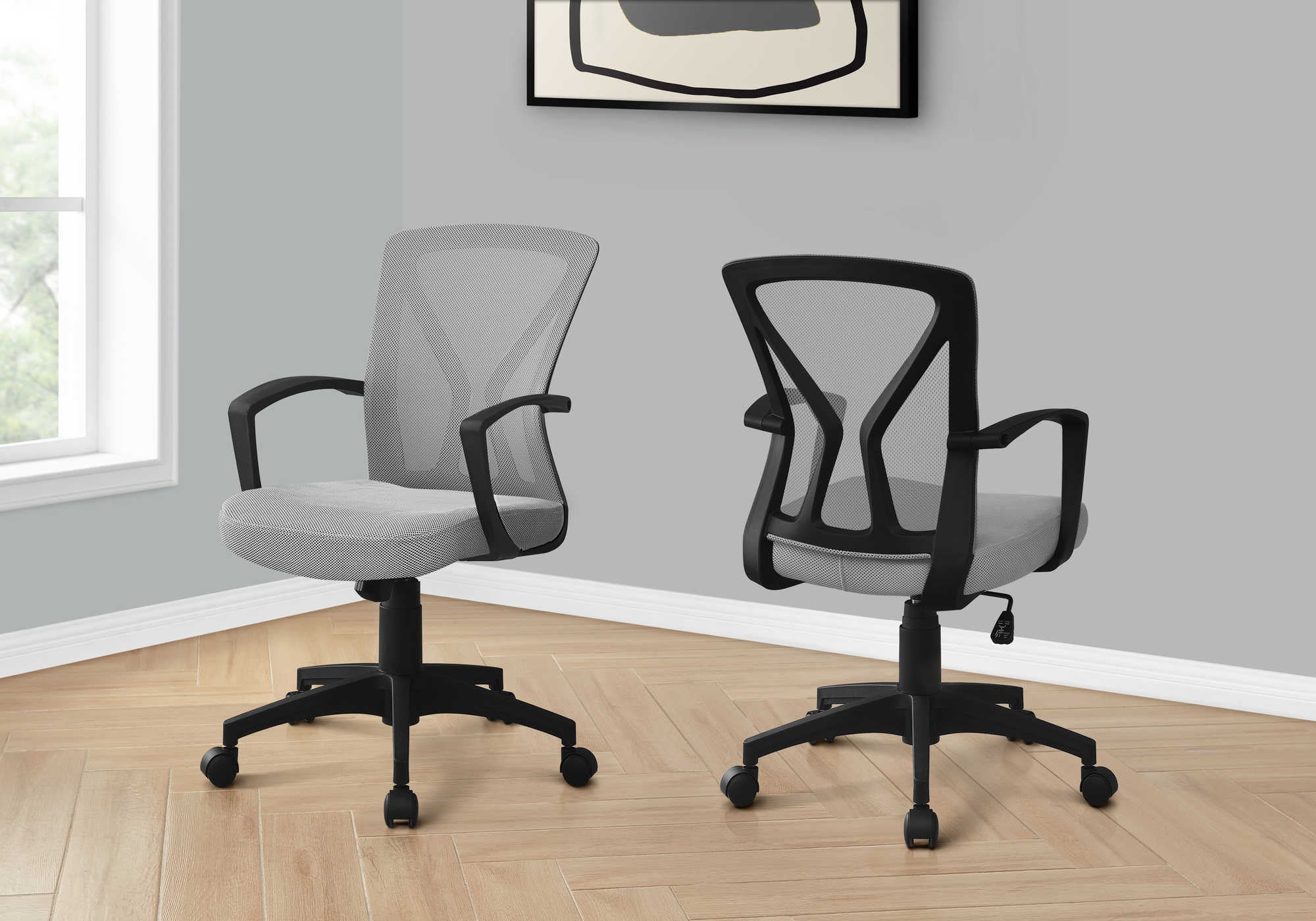CHAISE DE BUREAU - PIETEMENT GRIS / NOIR SUR ROULETTES ( Meuble Mtl ) 