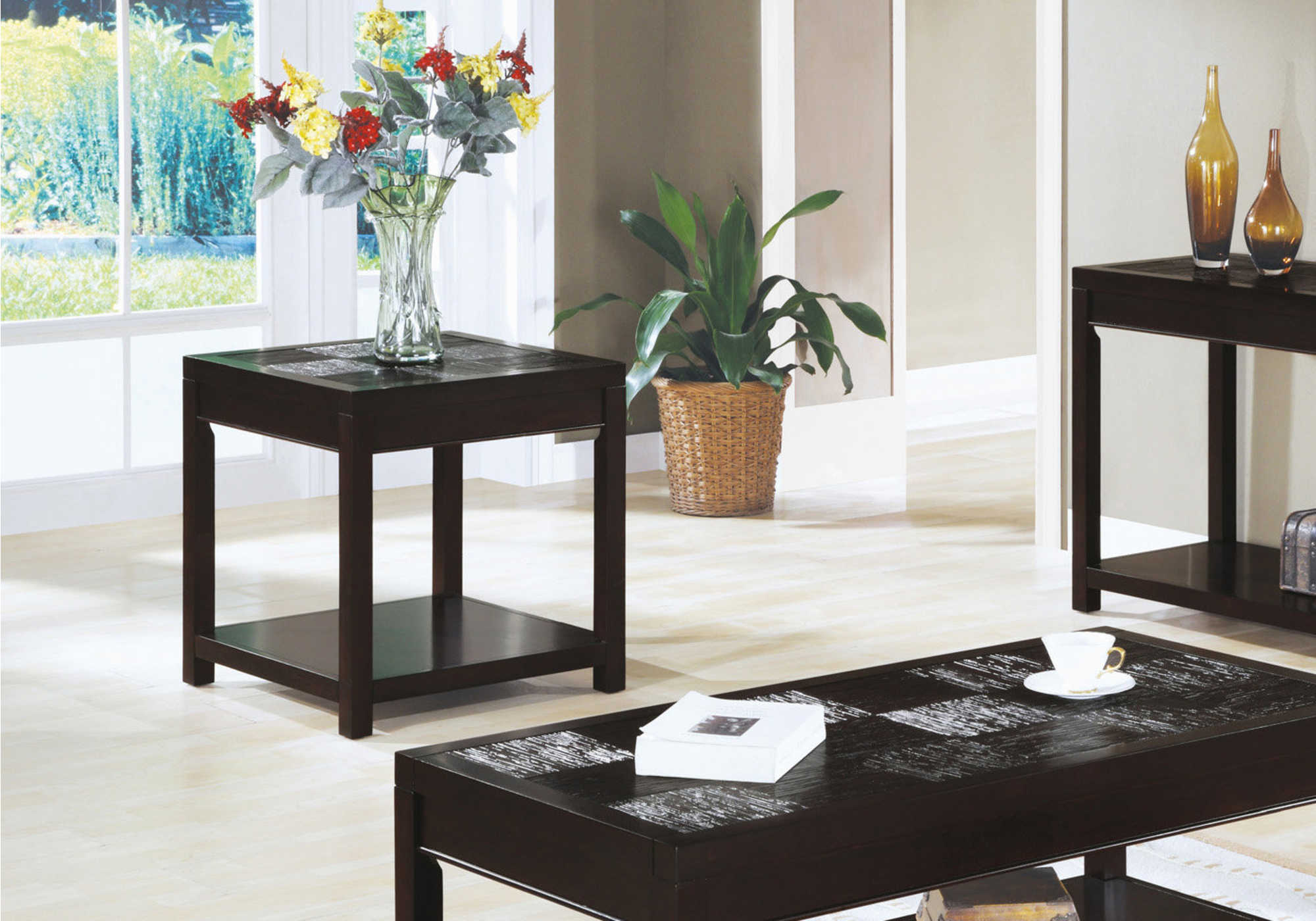 TABLE D'APPOINT - PLACAGE ESPRESSO ( Meuble Mtl ) 