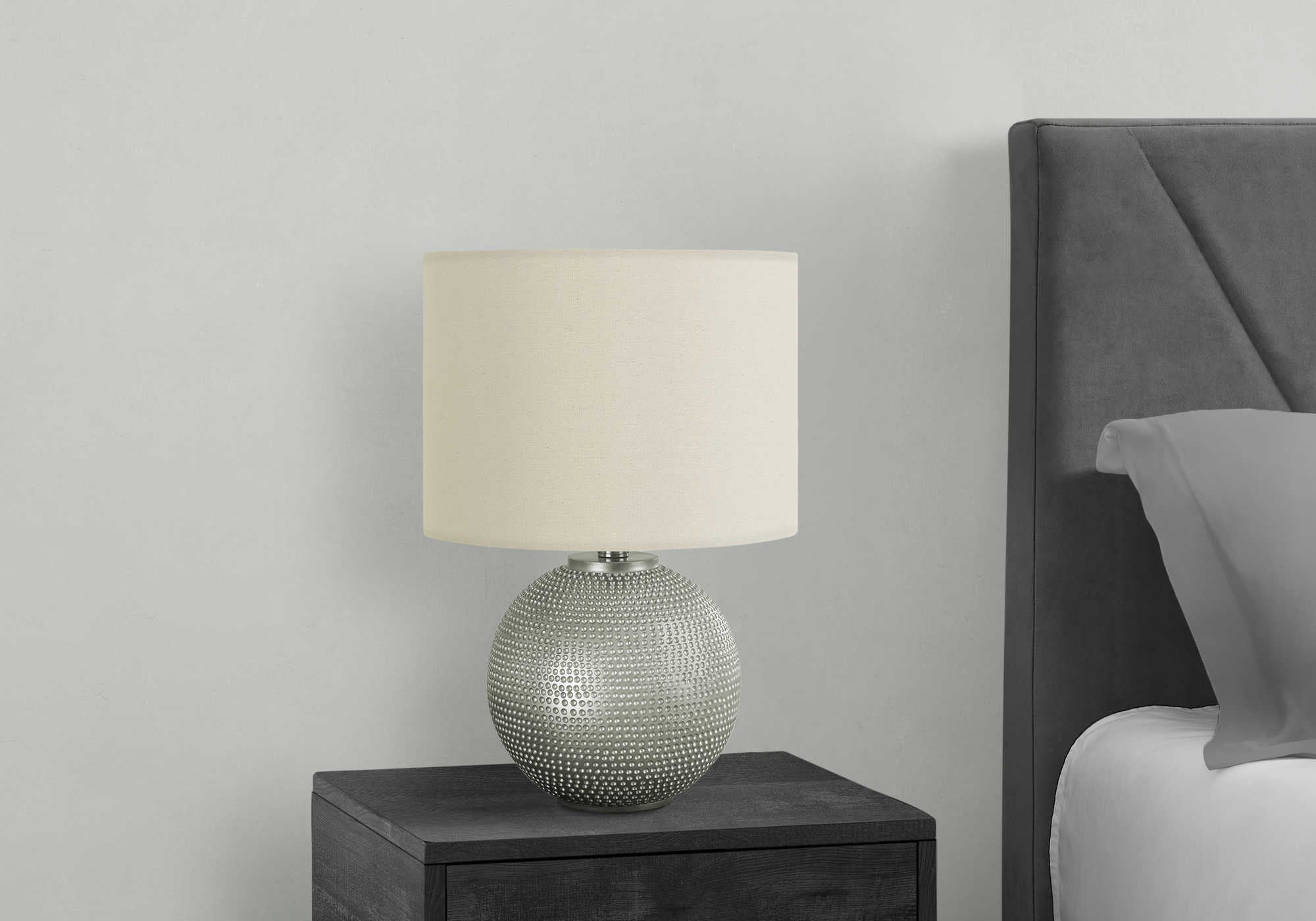 ÉCLAIRAGE - LAMPE DE TABLE 19"H RÉSINE GRIS / ABAT-JOUR IVOIRE