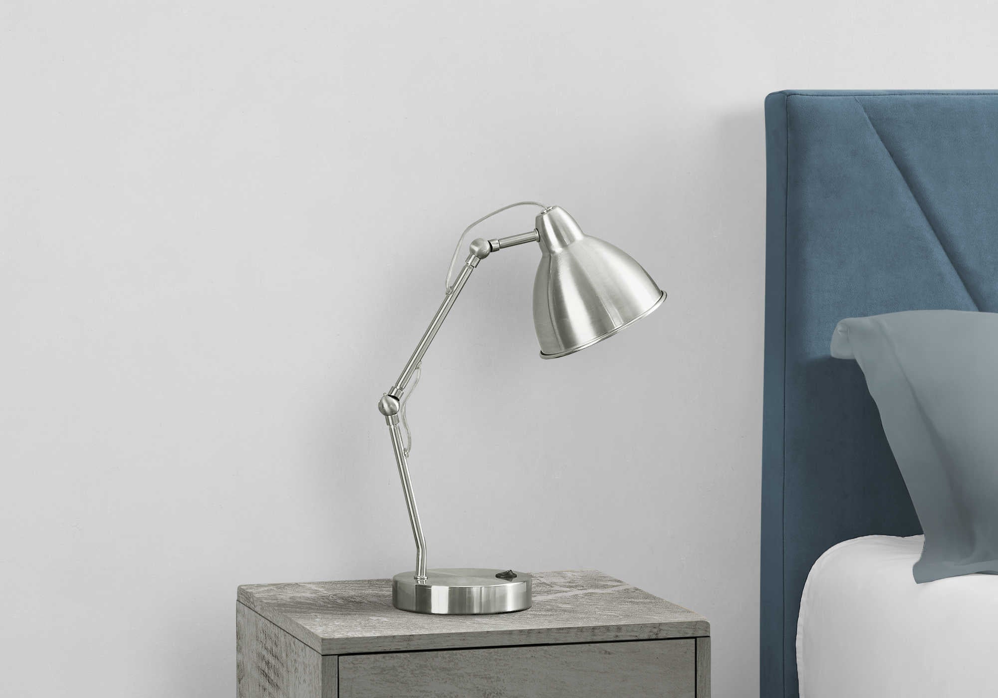 ÉCLAIRAGE - LAMPE DE TABLE 17" H MÉTAL NICKEL/Abat-jour NICKEL/USB