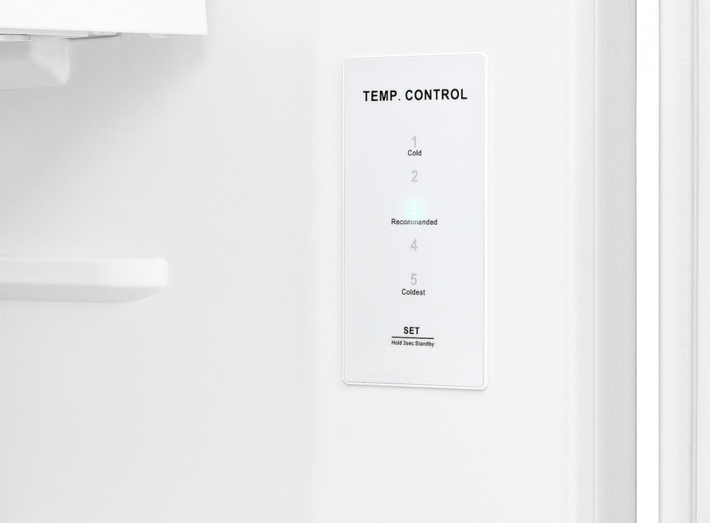 Hisense 18 Cu. pi. Réfrigérateur à congélateur supérieur - RT18A2FSD ( Meuble Mtl )