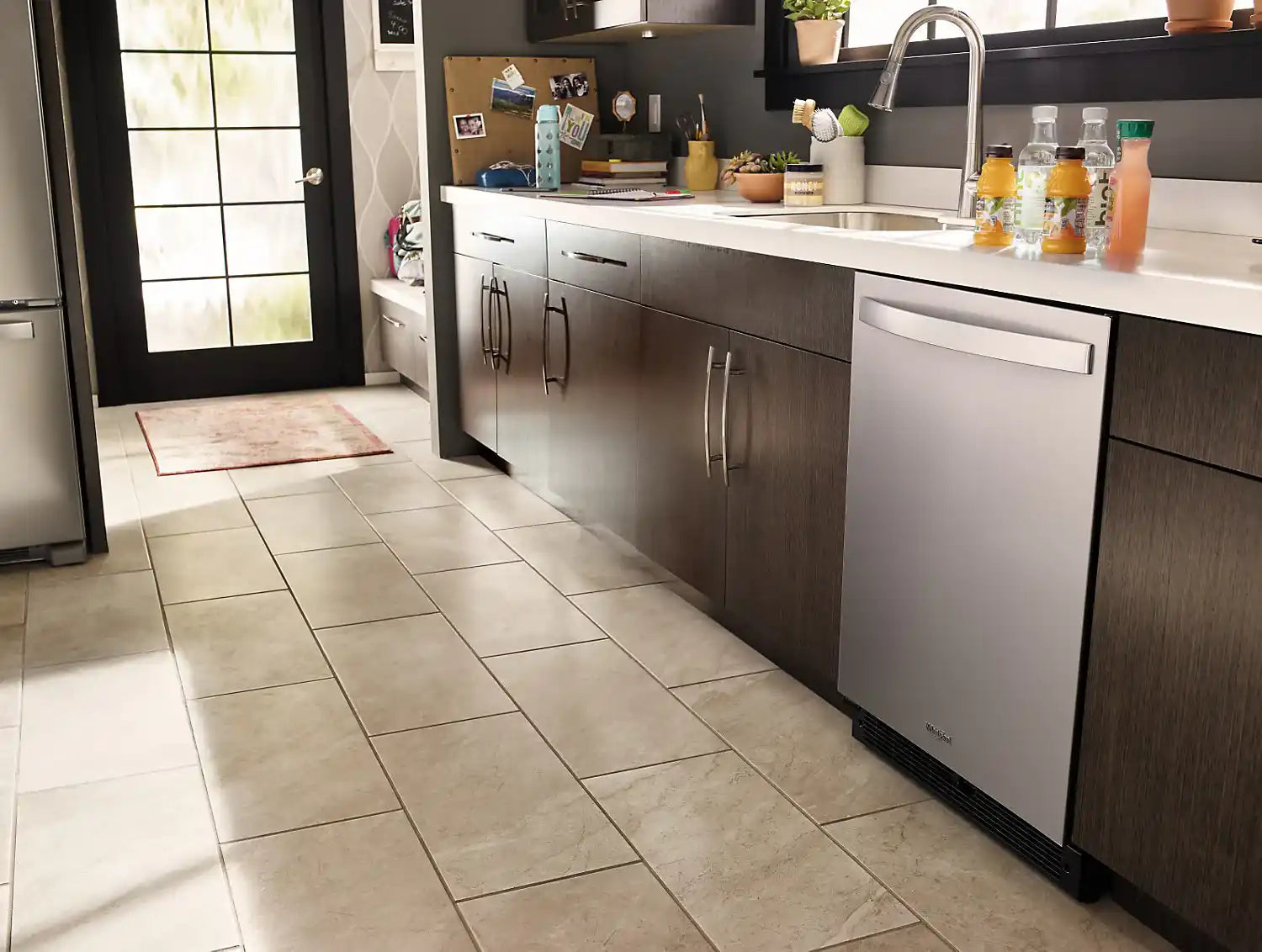 Réfrigérateur Whirlpool 24" 5,1 pi³ Sous Comptoir Inox Anti-traces WUR50X24HZ