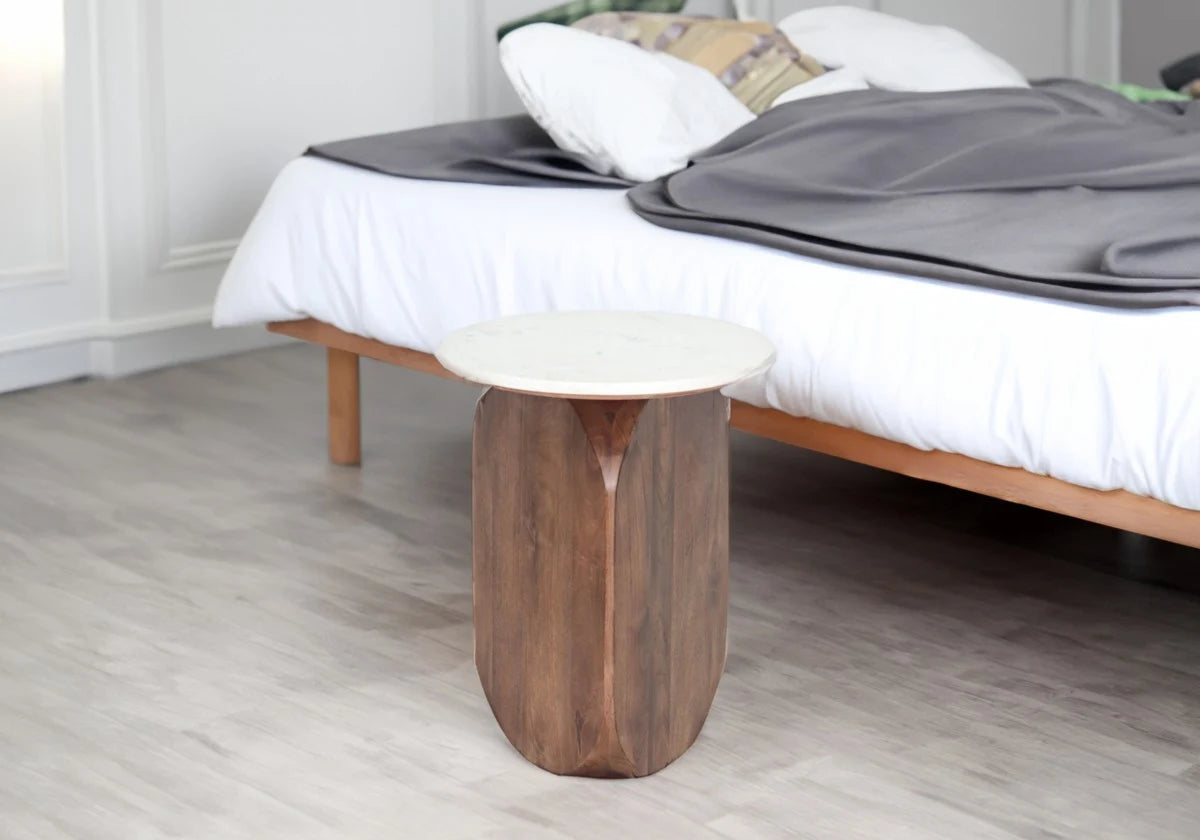 Sasha : Table d'Appoint en Marbre avec Base Noyer et Fer