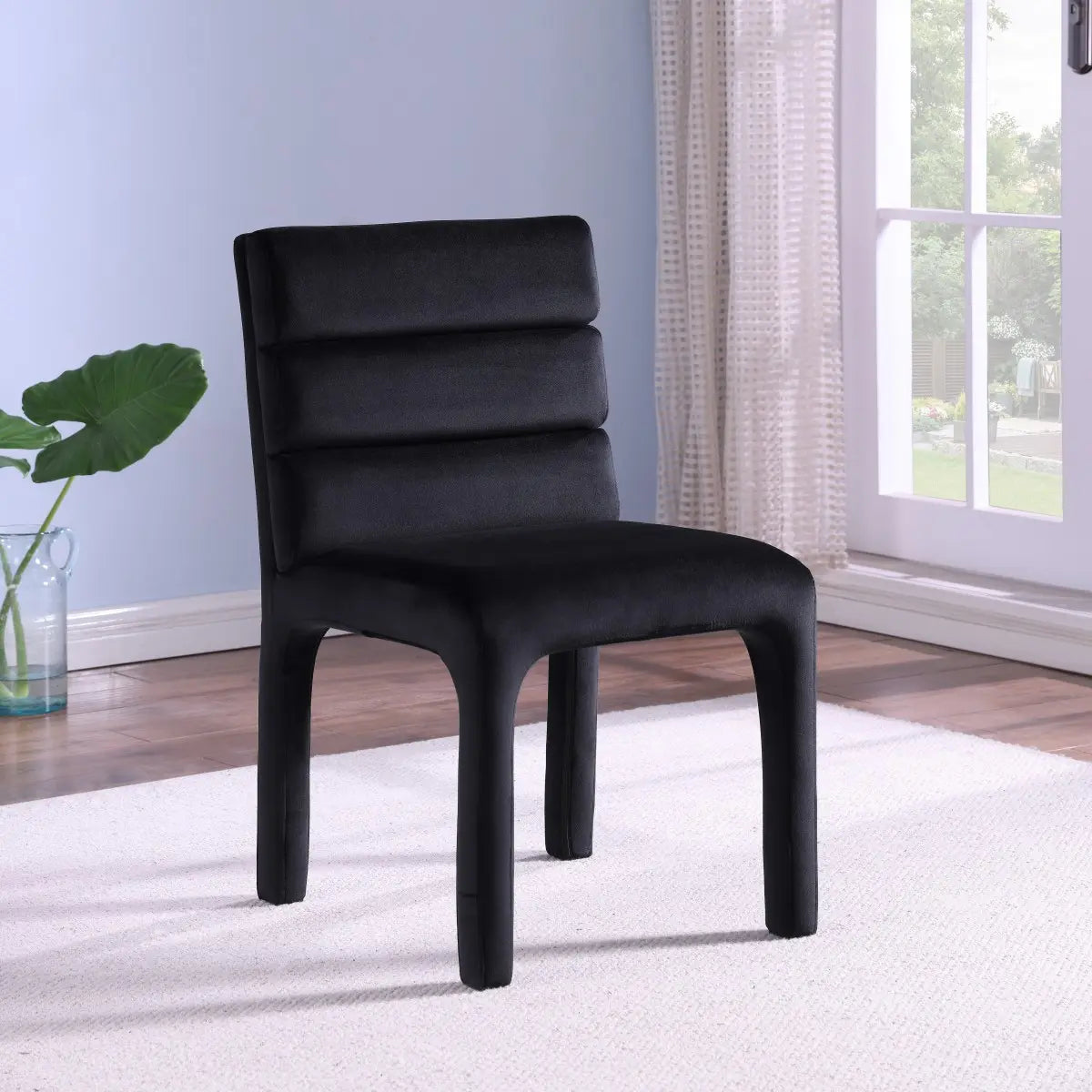 Chaises Megara en velours noir | Duo au design contemporain