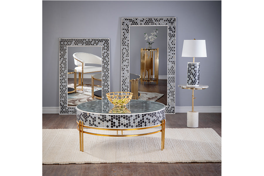 Table basse en marqueterie de dames
