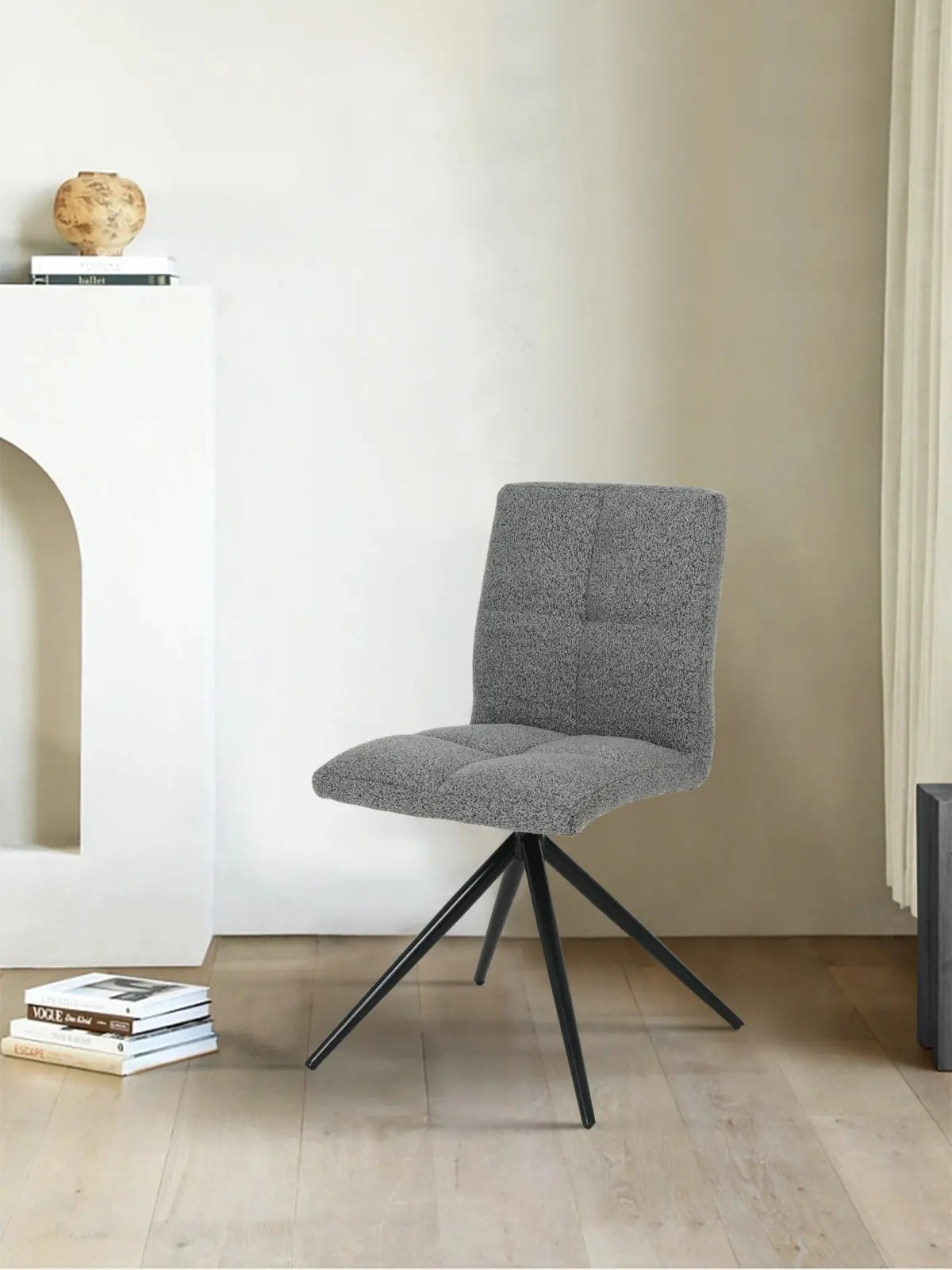 Chaises Ethal en tissu texturé gris | Dossier capitonné et pattes noires